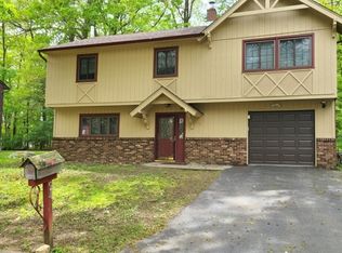 24 Mead Rd, Hopatcong, NJ 07843