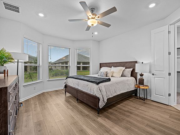 4th image of 3232 Drago Dr