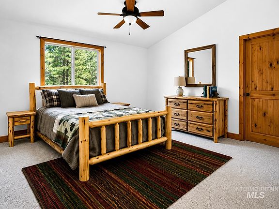 4th image of 132 Prospector Ln