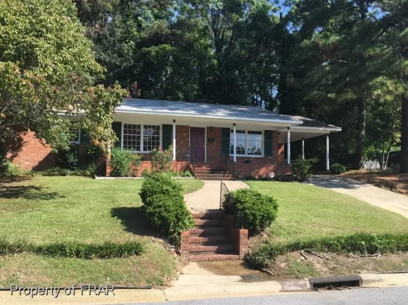 1409 Valencia Dr, Fayetteville, NC 28303
