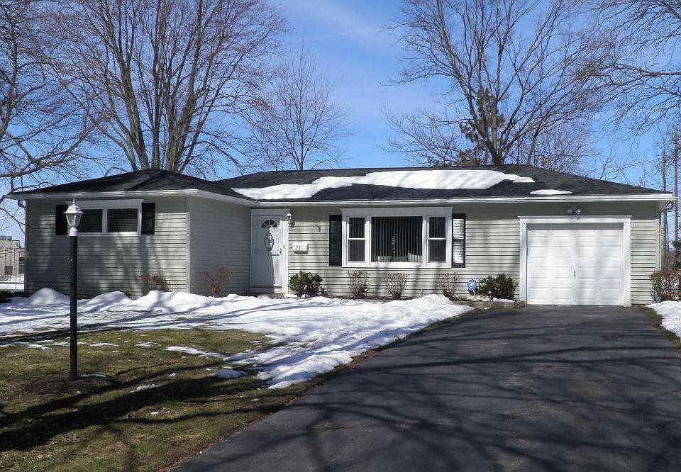 1st image of 71 Hotchkiss Cir