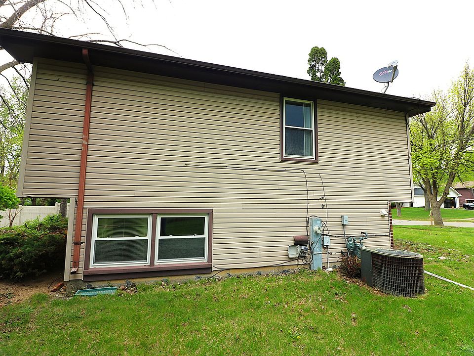 2nd image of 319 Dean Cir