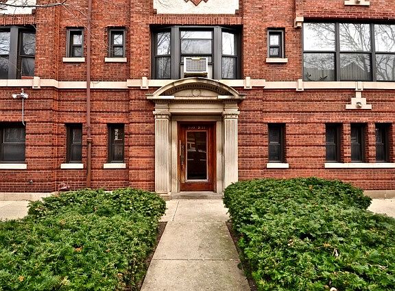 2nd image of 5135 S Greenwood Ave APT 2