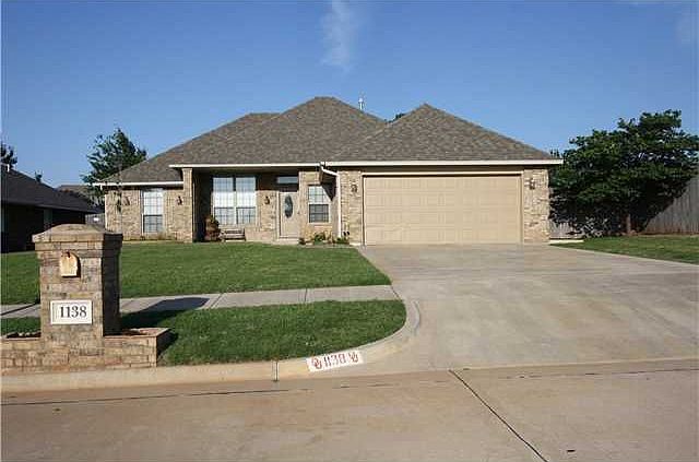 1st image of 1138 S Silver Dr