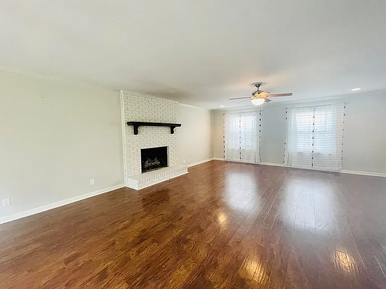 223 Raintree Ln — Photo 6