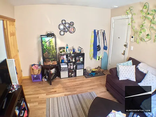 Rented by Highline Residential | media 19