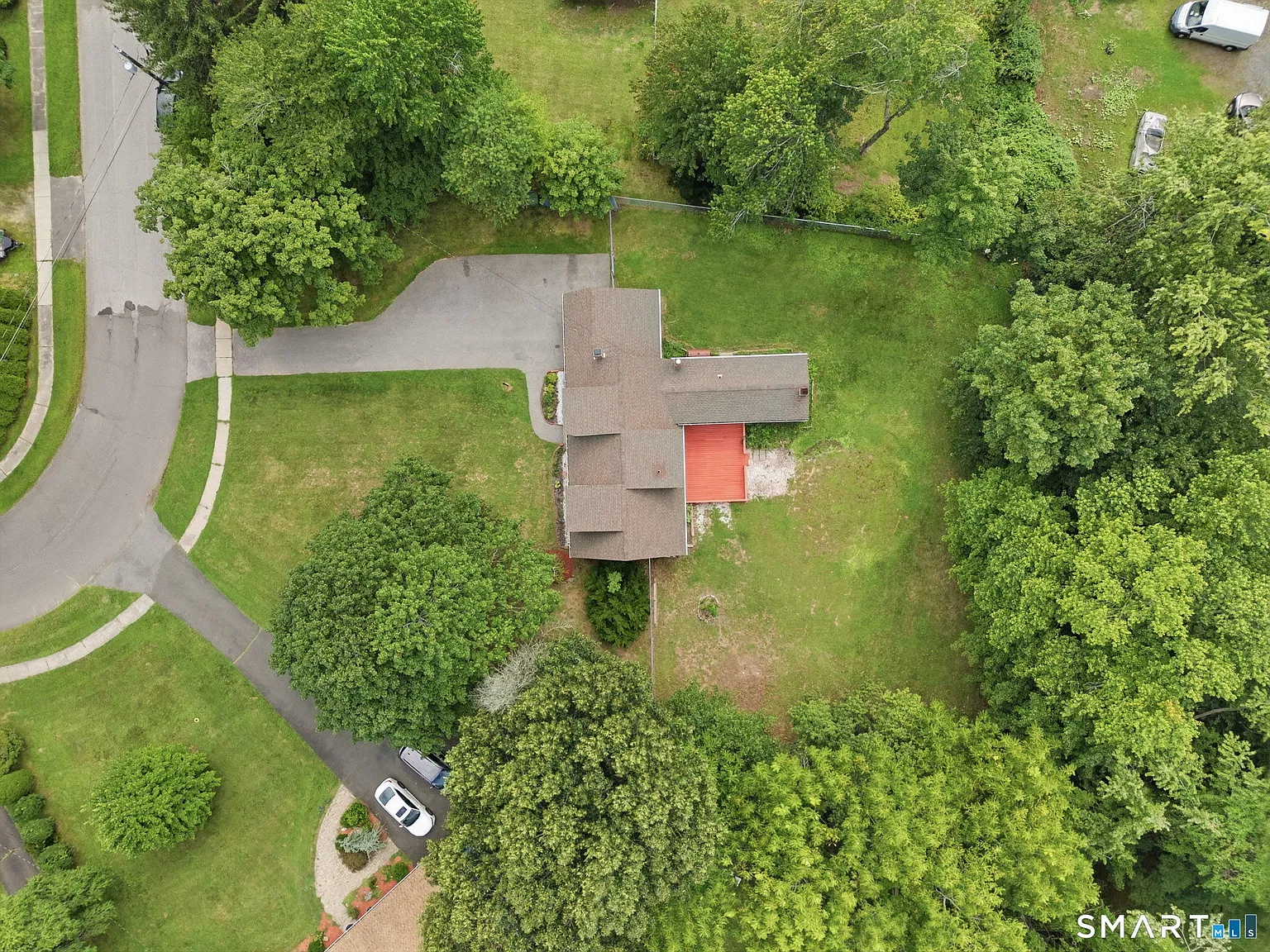5 bed, 2.5 bath, 2186 sqft, $3,900 — Photo 3