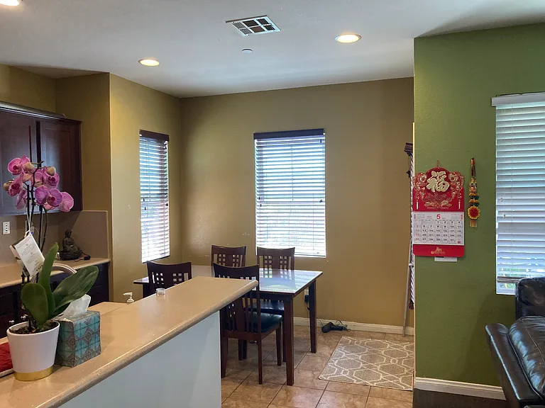 1668 Julia Way — Photo 27