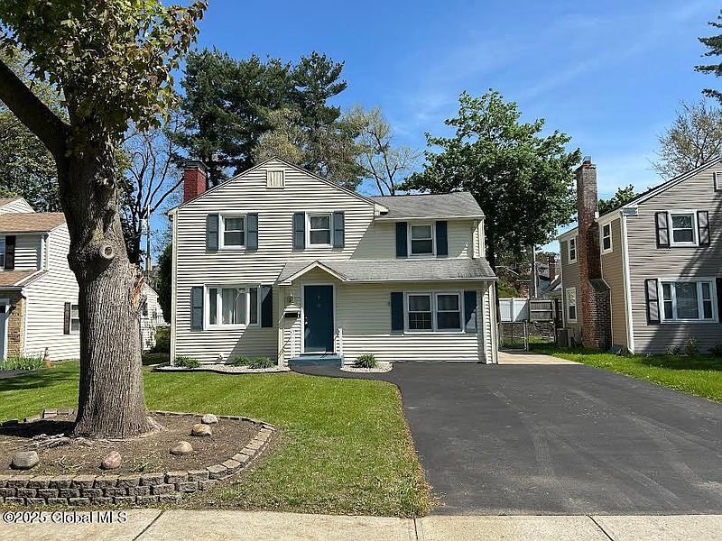 4th image of 11 Jermain Street
