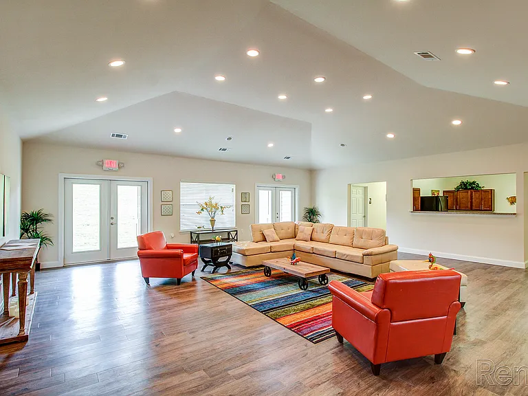 Buchanan Way Apartments — Photo 8