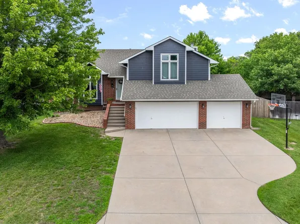 424 N Walnut Creek Dr, Derby, KS 67037
