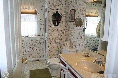 Fish Lake Bathroom (Copy).JPG