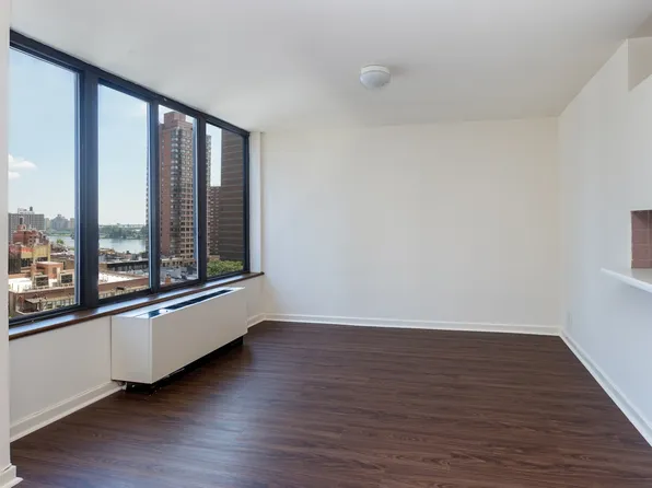 300 East 93rd Street image 1 of 12