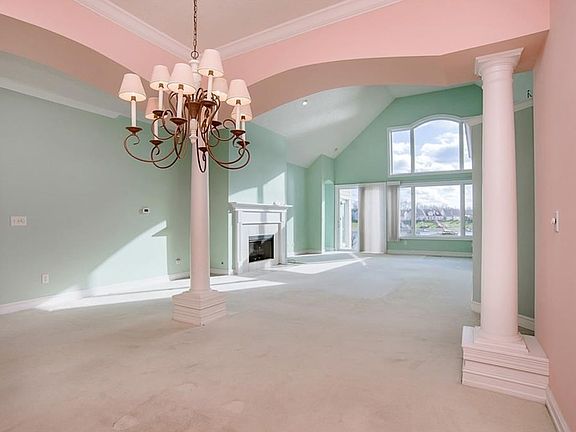 4th image of 4621 Crystal Lake Ln