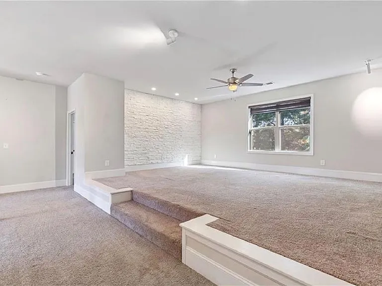 2727 Cove View Ct — Photo 16