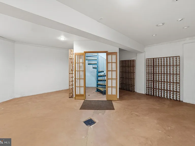 7 Monroe Pl — Photo 38