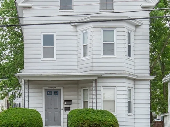 21 Myrtle St, Lowell, MA 01850