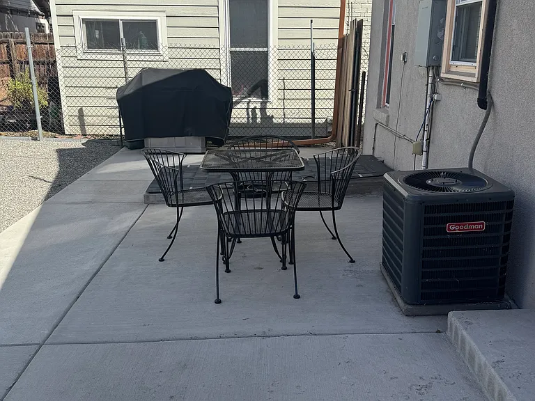2517 Curtis St — Photo 16