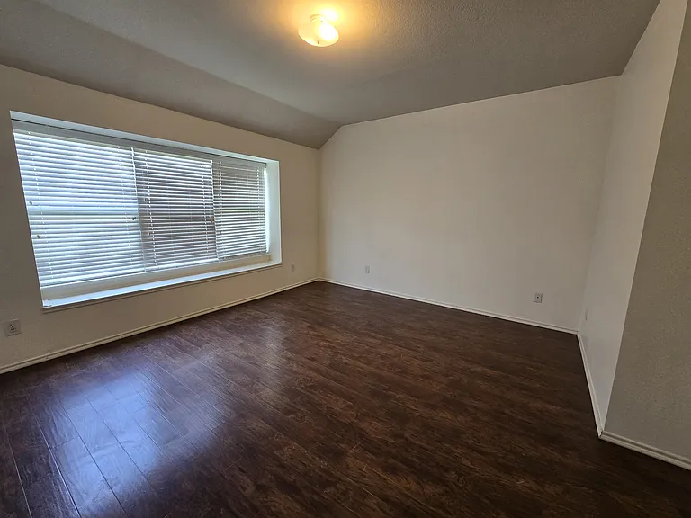 2410 Parkview Dr — Photo 14