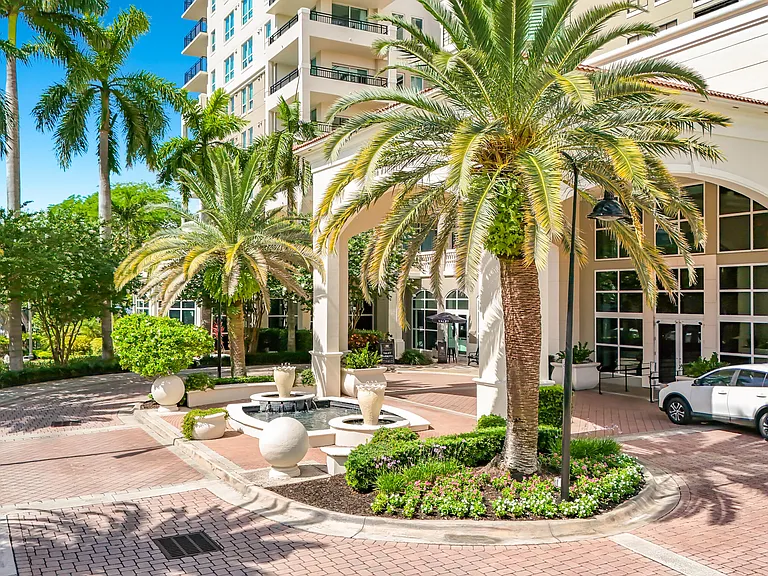 610 W Las Olas Blvd #1819N — Photo 3