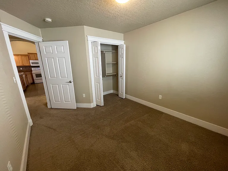 1572 E Locust View Ln — Photo 13
