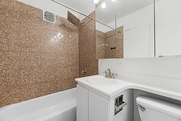 Rented by REAL New York | media 8