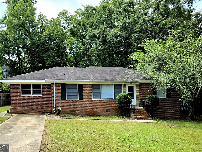 2639 Tredway Dr — Photo 1