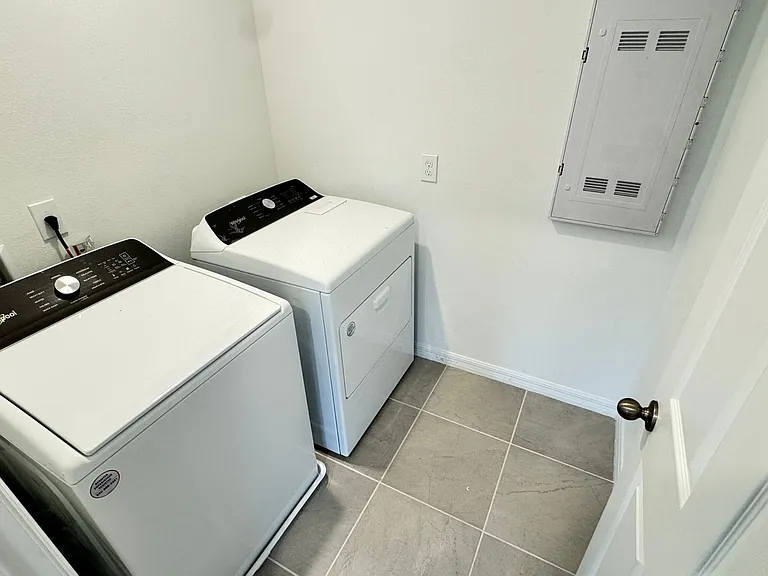 2401 White Tail St — Photo 50