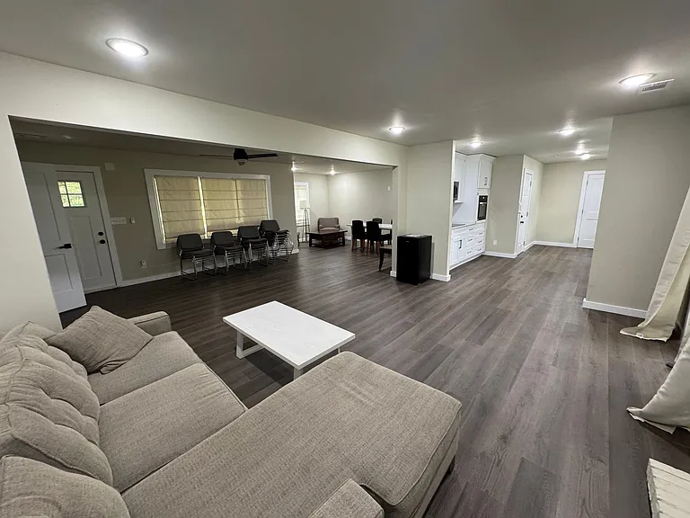 3049 Salem Rd SE — Photo 3