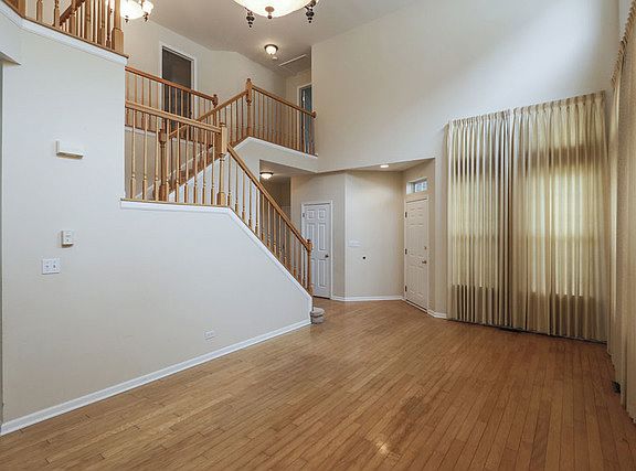 4th image of 2428 Meadowbrook Ln