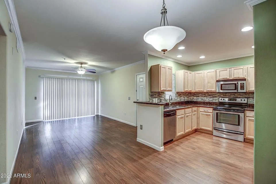 1 bed, 699 sqft, $1,400 — Photo 2