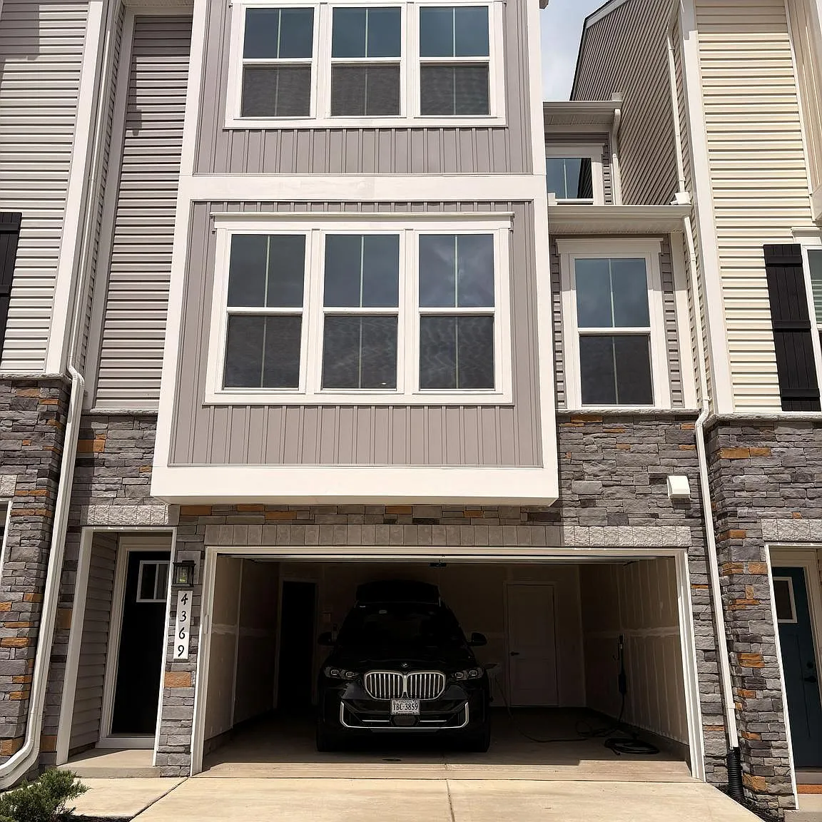 4 bed, 3.5 bath, 2237 sqft, $2,900 — Photo 1
