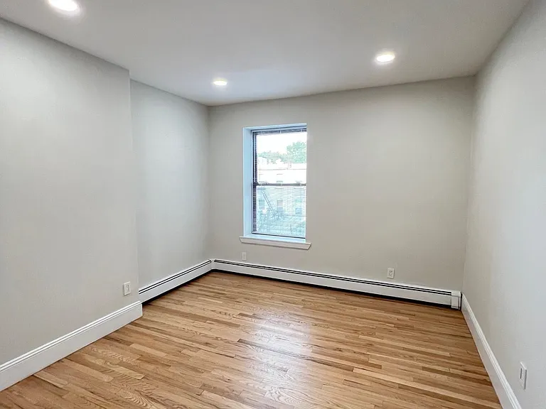 48 Bright St #4 — Photo 24