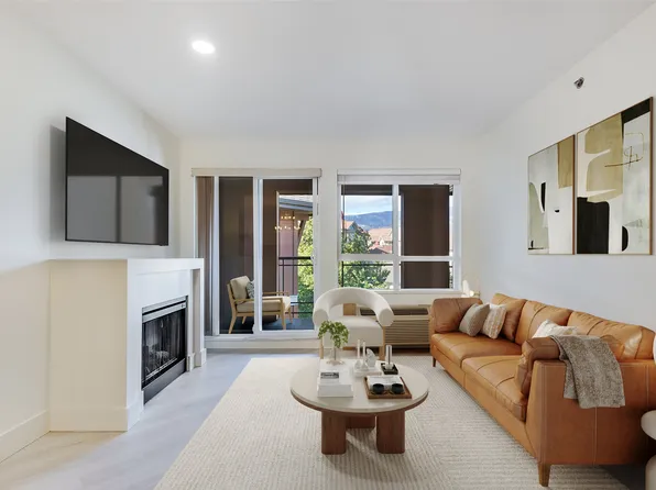 1099 Sunset Dr #432, Kelowna, BC V1Y 9Z2