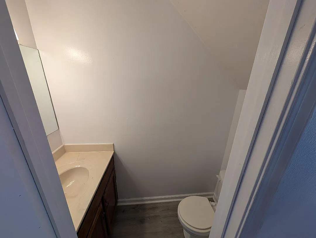 3 bed, 2.5 bath, 1496 sqft, $2,100 — Photo 1