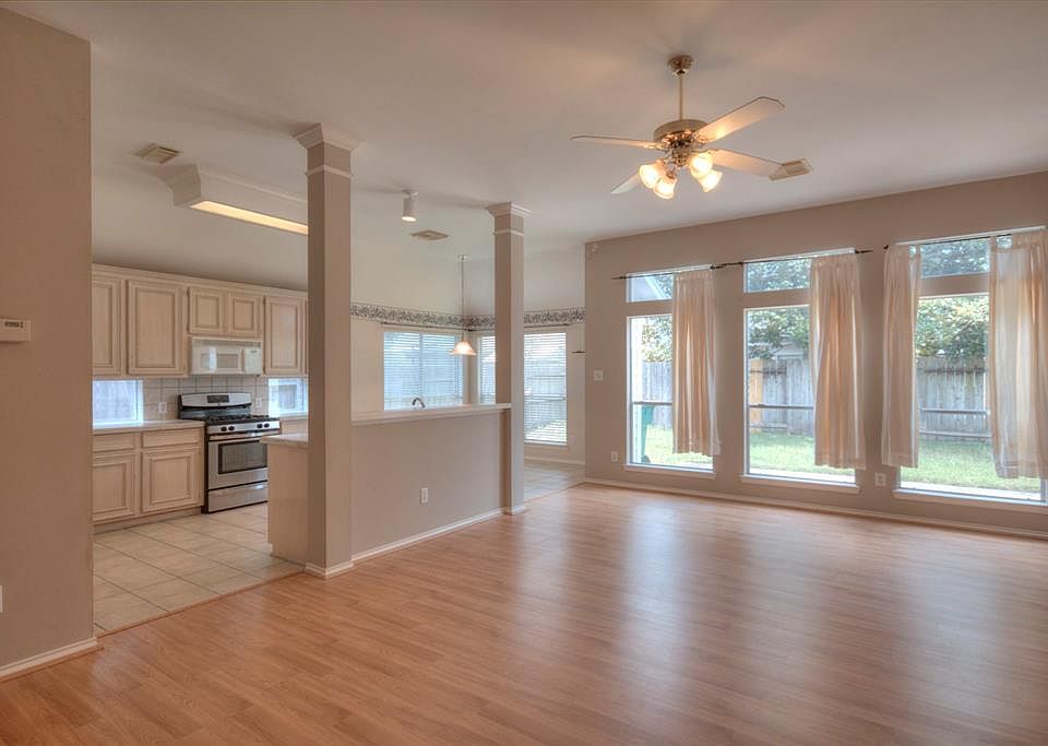 2nd image of 3727 Parkshire Dr