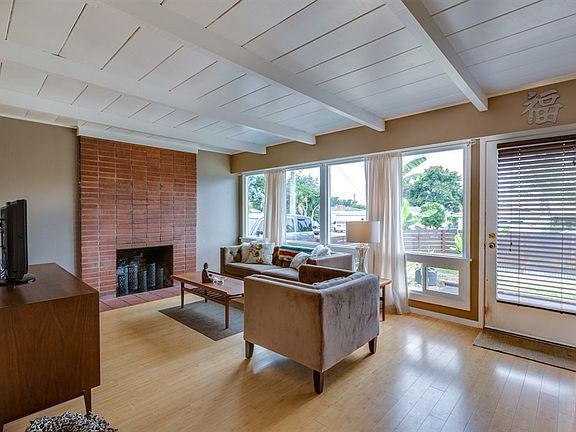 5th image of 573 Lilac Dr