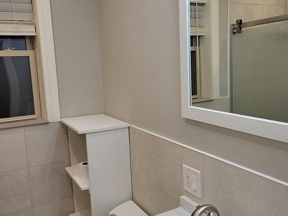 4th image of 6512 N Fairfield Ave #2