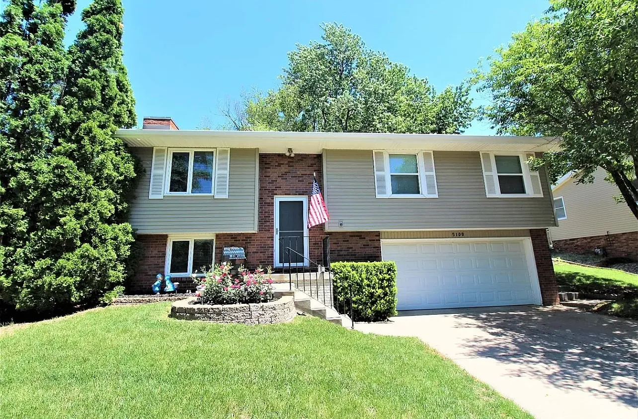 4 bed, 1086 sqft, $2,400 — Photo 1