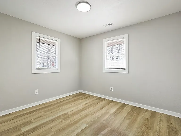 719 E College St #A — Photo 6