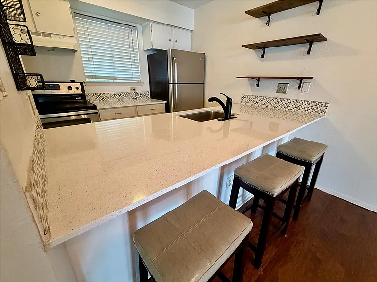 6910 Hart Ln #703 — Photo 10