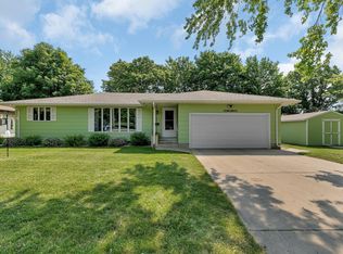 897 Lynn Rd SW, Hutchinson, MN 55350