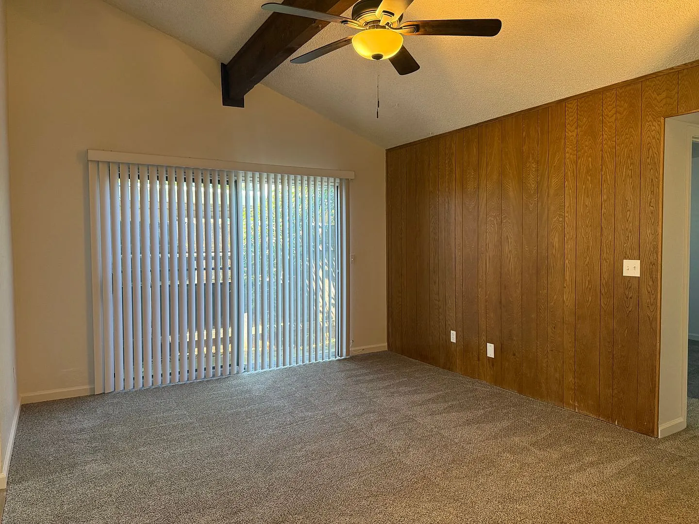 Fair Oaks 2bd/2ba Duplex with Garage — Photo 3