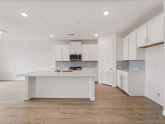 Sample product photo. Actual exterior and interior selections may vary by homesite. Photo may be vir