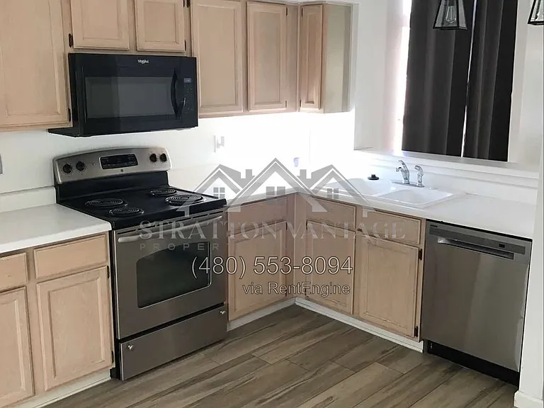 16828 S 13th Way — Photo 5