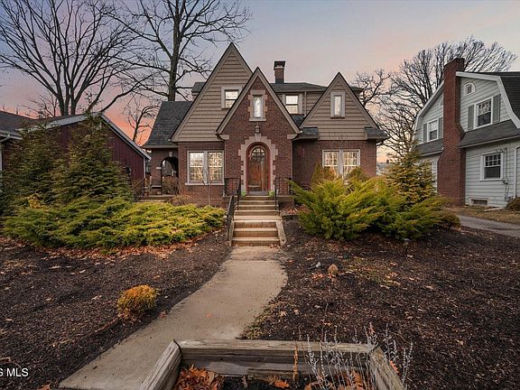 2nd image of 1732 Wildwood Rd