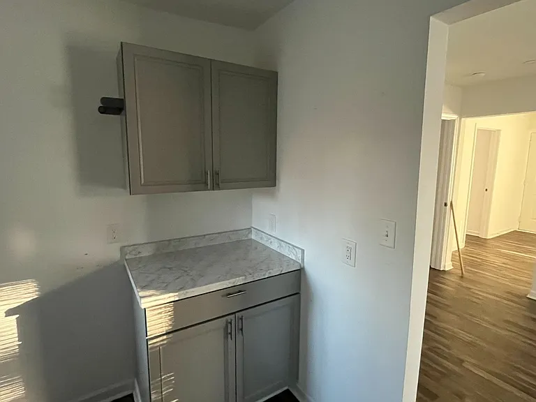 635 Smith St — Photo 9