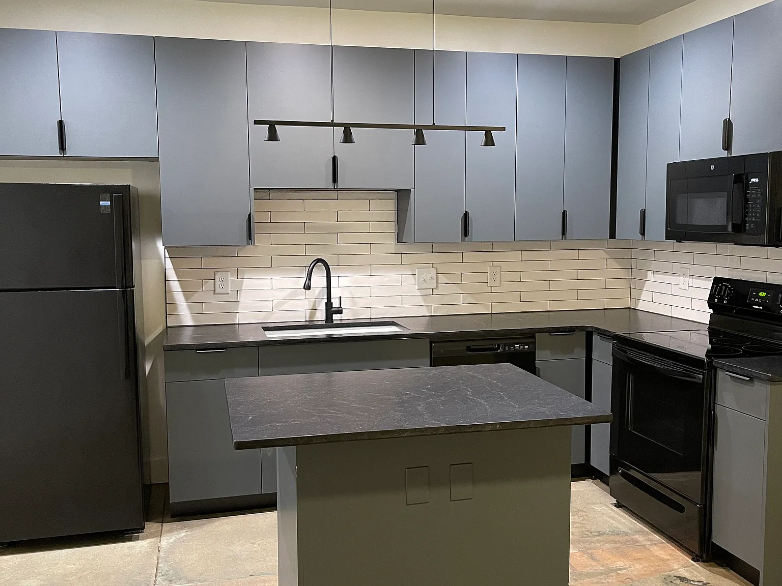 1 bed, 500 sqft, $1,150 — Photo 3
