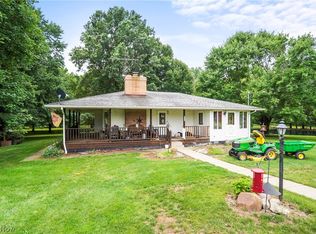 8264 Cook Rd, Berlin Center, OH 44401