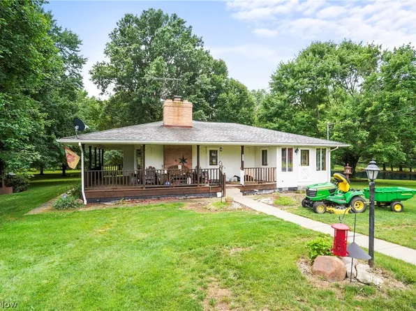 8264 Cook Rd, Berlin Center, OH 44401